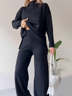 Conjunto de Tricô Canelado com Suéter Mullet Gola Alta e Calça Pantalona Modern Laura - OUTONO/INVERNO