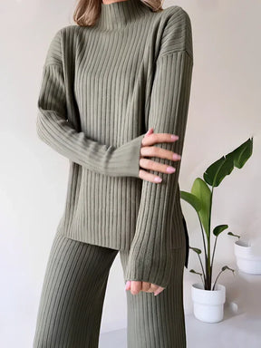 Conjunto de Tricô Canelado com Suéter Mullet Gola Alta e Calça Pantalona Modern Laura - OUTONO/INVERNO
