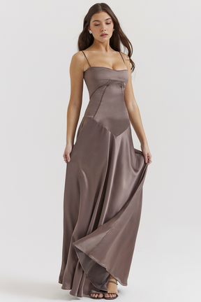 Midikleid Marielle – mit femininen Details