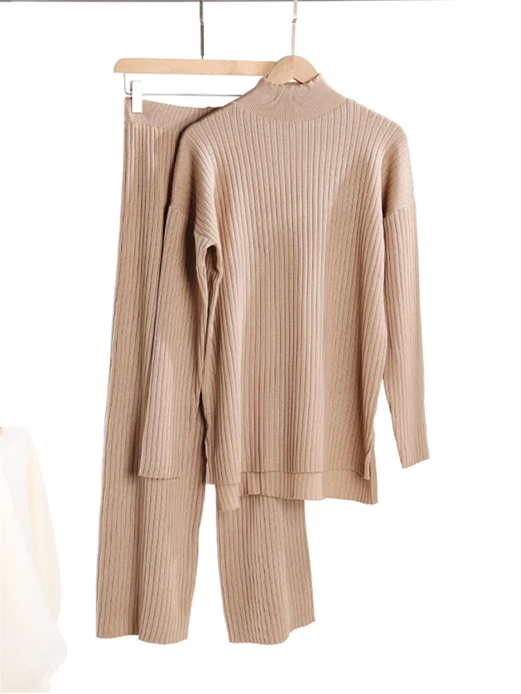 Conjunto de Tricô Canelado com Suéter Mullet Gola Alta e Calça Pantalona Modern Laura - OUTONO/INVERNO