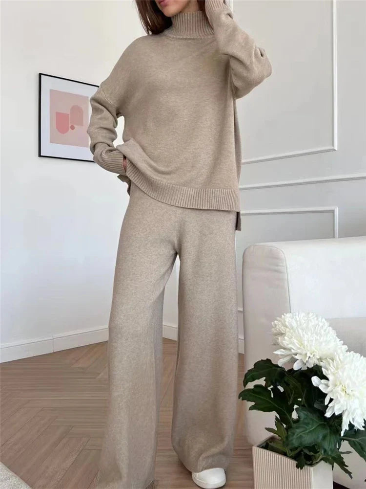 Conjunto de Tricô Canelado com Suéter Mullet Gola Alta e Calça Pantalona Modern Laura - OUTONO/INVERNO