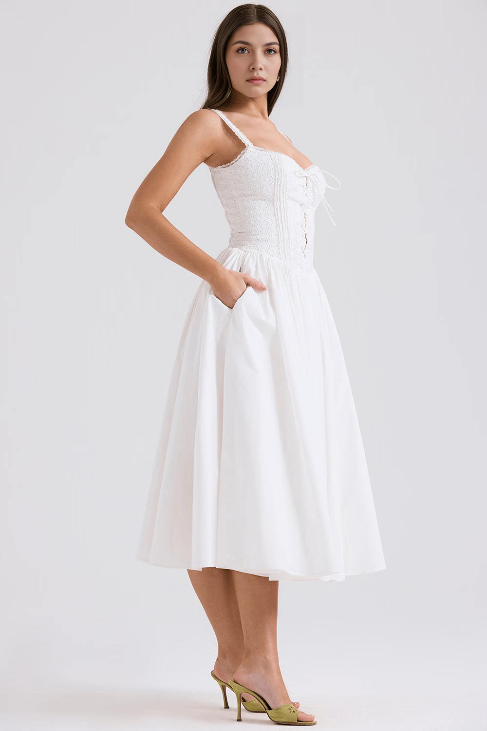 Midikleid Mia – figurformend aus Spitze und Polyester